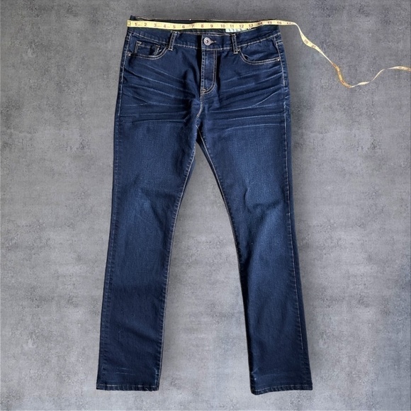 Le Chateau - Classic Straight Leg  Dark Wash Demin Jeans with Fading - Size 31 - Picture 8 of 10